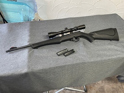 Rossi 8122 KK Büchse mit 2tem Magazin und Zielfernrohr