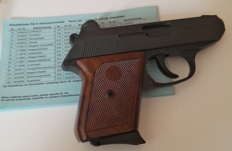 Röhm RG9 8mm Knall Vitrinen Stück