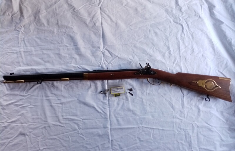 Vorderlader, Hawken Traditional Target, Steinschloß, Pedersoli, Kaliber .54, LINKSAUSFÜHRUNG!!!