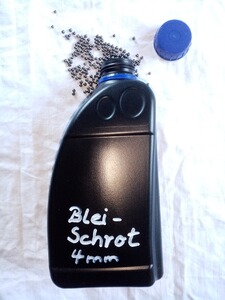 Bleischrot, 4mm, Lose Kugeln in einer Kunststoff-Flasche, Schrotmenge hat ein Gewicht von 5,5 Kg