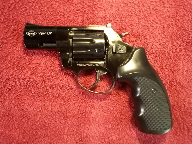 EKOL. Viper 2,5". Schwarz Hochglanz. Defekt.