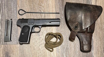 halbautomatische Pistole Husqvarna Mod. 1907 im Kaliber 9mmBrowningLg mit Holster und 2. Magazin