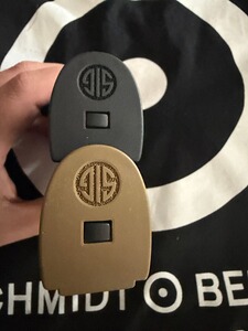 Sigsauer p320 m17 Magazin Schwarz und coyote