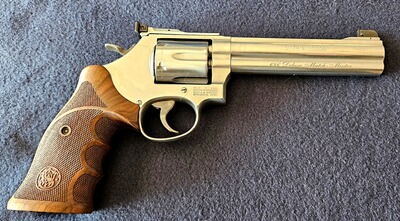 Revolver Smith & Wesson 686 Target Champion Deluxe Match-Master Kaliber .357 Magnum