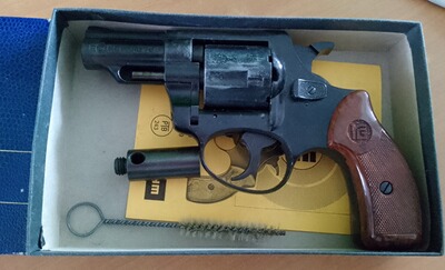Seltener Röhm RG 79 im Kaliber 9mm Knall/ PTB 243 komplett mit Zubehör!