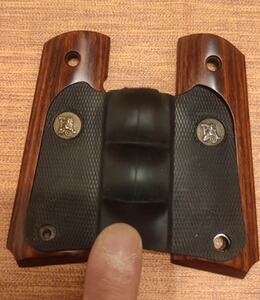 Pachmayr Holz Griff Colt 1911