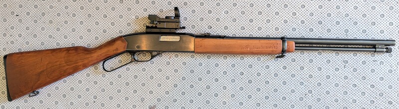 Unterhebel-Repetierbüchse Winchester Mod.150, Kaliber .22lr. mit RedDot
